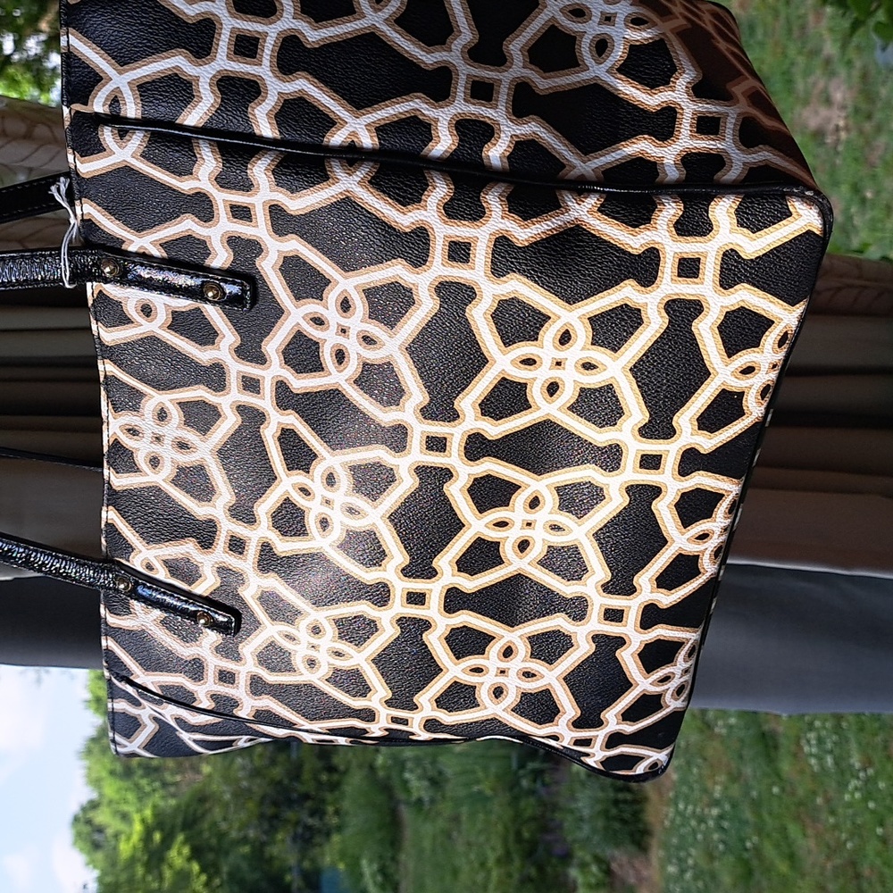 Kate Spade Black and White Large Tote Shoulder Bag Excellent Used Condition - Picture 4 of 15
